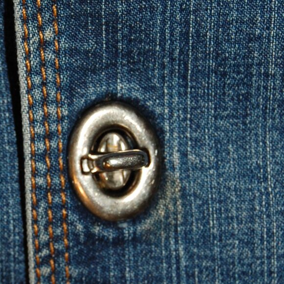 CHICOS Women's Denim Blue Jean Jacket W/ Silvertone Metal Closure Buttons Size 3 - Picture 10 of 12